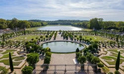 Moring shot of the Versailles' garden in Paris
